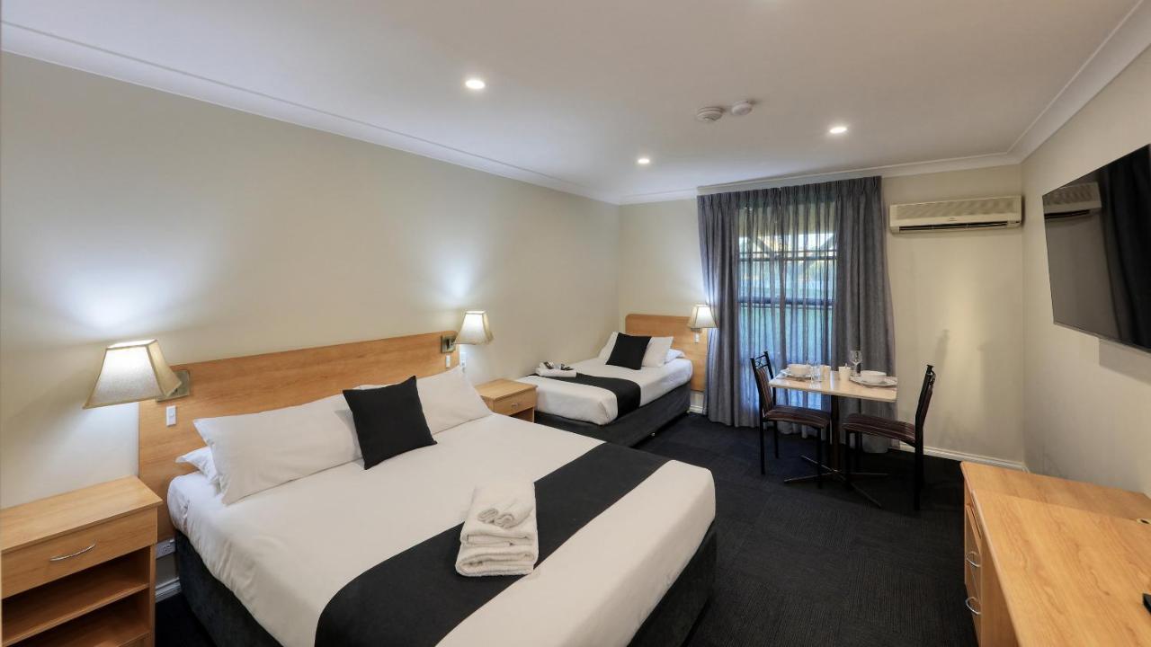Bushman'S Motor Inn Parkes Exteriér fotografie