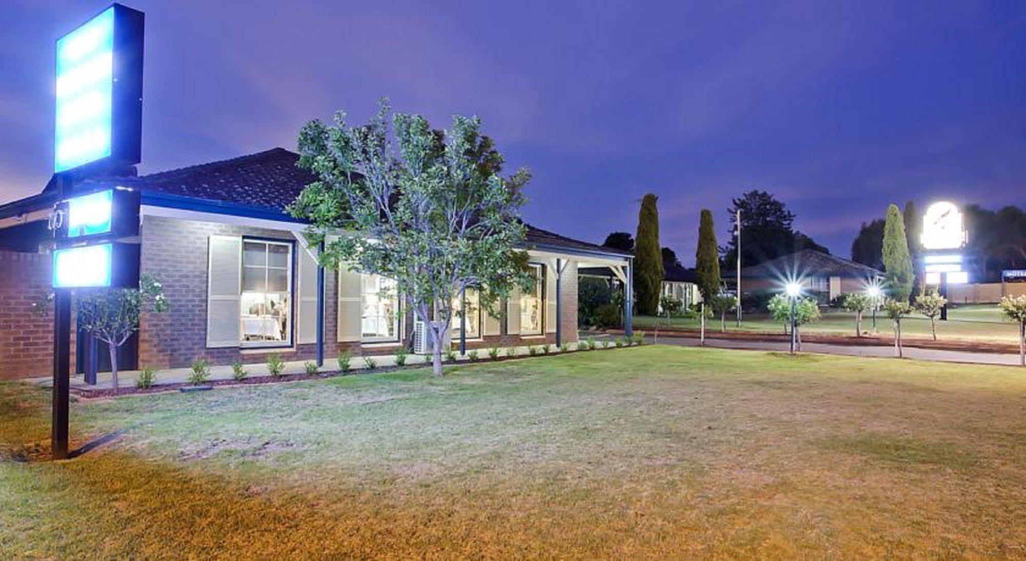 Bushman'S Motor Inn Parkes Exteriér fotografie