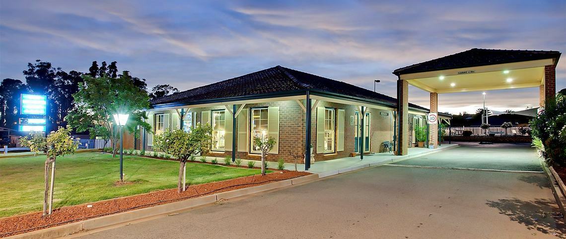Bushman'S Motor Inn Parkes Exteriér fotografie